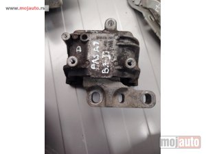 Glavna slika -  Pasat b7 nosač motora desni 2.0 TDI Originalni delovi  Moguca ugradnja delova  Alfa Romeo 147-156-166-159-GT-MiTo-Giulietta Fiat bravo 2 - croma -grande punto -multipla 2 -punto 3 -stilo-idea Freemont Panda 3 500L 500 Lancia ypsilon-delta-musa-lybra Volks - MojAuto