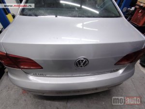 Glavna slika -  Pasat b7 gepek limuzina kod boje LAR9Z Originalni delovi  Moguca ugradnja delova  Alfa Romeo 147-156-166-159-GT-MiTo-Giulietta Fiat bravo 2 - croma -grande punto -multipla 2 -punto 3 -stilo-idea Freemont Panda 3 500L 500 Lancia ypsilon-delta-musa-lybra Vo - MojAuto