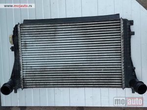 Glavna slika -  Pasat b7 interkuler 2.0 TDI 140 KS Originalni delovi  Moguca ugradnja delova  Alfa Romeo 147-156-166-159-GT-MiTo-Giulietta Fiat bravo 2 - croma -grande punto -multipla 2 -punto 3 -stilo-idea Freemont Panda 3 500L 500 Lancia ypsilon-delta-musa-lybra Volksw - MojAuto