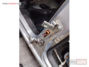 Glavna slika -  Pasat b7 šarke vrata Originalni delovi  Moguca ugradnja delova  Alfa Romeo 147-156-166-159-GT-MiTo-Giulietta Fiat bravo 2 - croma -grande punto -multipla 2 -punto 3 -stilo-idea Freemont Panda 3 500L 500 Lancia ypsilon-delta-musa-lybra Volkswagen Golf 6  A - MojAuto