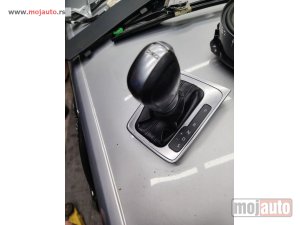 Glavna slika -  Pasat b7 ručica menjača automatik Originalni delovi  Moguca ugradnja delova  Alfa Romeo 147-156-166-159-GT-MiTo-Giulietta Fiat bravo 2 - croma -grande punto -multipla 2 -punto 3 -stilo-idea Freemont Panda 3 500L 500 Lancia ypsilon-delta-musa-lybra Volkswa - MojAuto