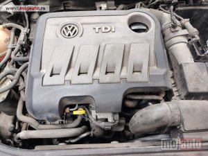 Glavna slika -  Pasat b7 poklopac motora 2.0 TDI 140 KS Originalni delovi  Moguca ugradnja delova  Alfa Romeo 147-156-166-159-GT-MiTo-Giulietta Fiat bravo 2 - croma -grande punto -multipla 2 -punto 3 -stilo-idea Freemont Panda 3 500L 500 Lancia ypsilon-delta-musa-lybra V - MojAuto