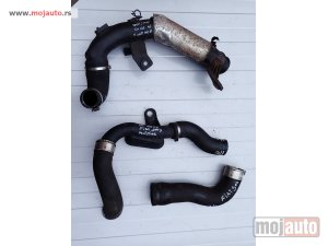 Glavna slika -  Fiat 500x creva interkulera 1.4 multiair 140 ks Originalni delovi  Moguca ugradnja delova  Alfa Romeo 147-156-166-159-GT-MiTo-Giulietta Fiat bravo 2 - croma -grande punto -multipla 2 -punto 3 -stilo-idea Freemont Panda 3 500L 500 500x Lancia ypsilon-delta - MojAuto