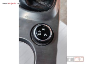 Glavna slika -  Fiat 500x prekidac moda voznje Originalni delovi  Moguca ugradnja delova  Alfa Romeo 147-156-166-159-GT-MiTo-Giulietta Fiat bravo 2 - croma -grande punto -multipla 2 -punto 3 -stilo-idea Freemont Panda 3 500L 500 500x Lancia ypsilon-delta-musa-lybra Volks - MojAuto