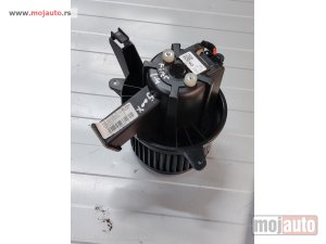 Glavna slika -  Fiat 500x motor ventilator kabine Originalni delovi  Moguca ugradnja delova  Alfa Romeo 147-156-166-159-GT-MiTo-Giulietta Fiat bravo 2 - croma -grande punto -multipla 2 -punto 3 -stilo-idea Freemont Panda 3 500L 500 500x Lancia ypsilon-delta-musa-lybra Vo - MojAuto