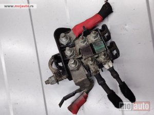 Glavna slika -  Fiat 500x plus klema 1.4 multiair 140 ks Originalni delovi  Moguca ugradnja delova  Alfa Romeo 147-156-166-159-GT-MiTo-Giulietta Fiat bravo 2 - croma -grande punto -multipla 2 -punto 3 -stilo-idea Freemont Panda 3 500L 500 500x Lancia ypsilon-delta-musa-l - MojAuto