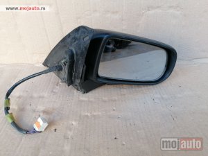 polovni delovi  302. Suvozacev, desni retrovizor Mazda 323, 1998-2003. god.