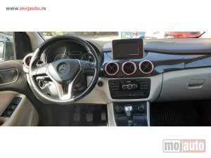 Glavna slika - Mercedes B 180 servisna knjiga  - MojAuto