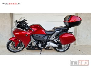Glavna slika - Honda VFR 1200 F - MojAuto