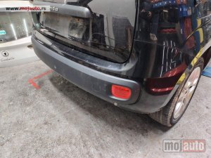 Glavna slika -  Fiat panda 3 zadnji branik kod boje 601 Originalni delovi  Moguca ugradnja delova  Alfa Romeo 147-156-166-159-GT-MiTo-Giulietta Fiat bravo 2 - croma -grande punto -multipla 2 -punto 3 -stilo-idea Freemont Panda 3 500L 500 500x Lancia ypsilon-delta-musa-ly - MojAuto