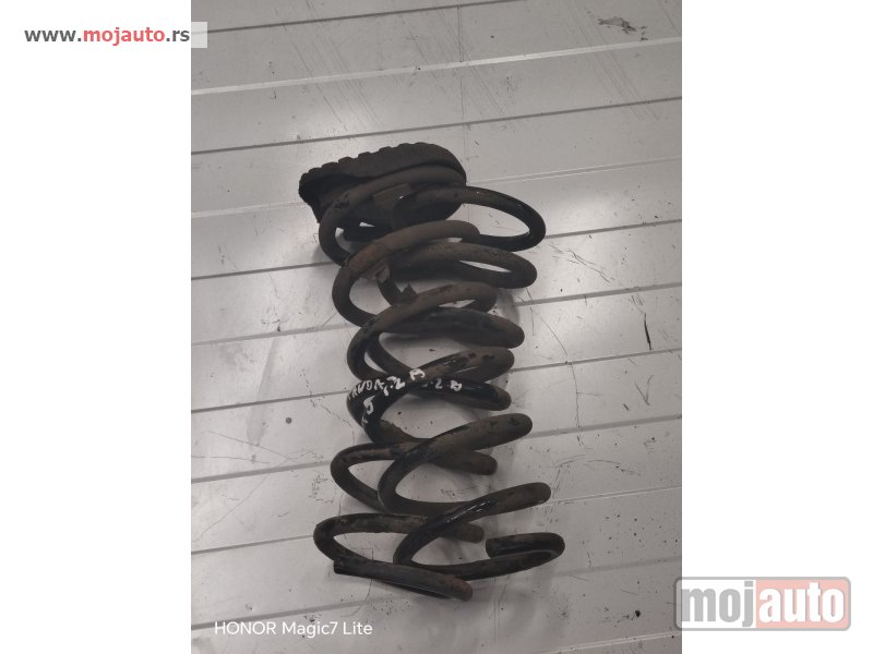 Glavna slika -  Panda 3 zadnje opruge benzinac 1.2 Originalni delovi  Moguca ugradnja delova  Alfa Romeo 147-156-166-159-GT-MiTo-Giulietta Fiat bravo 2 - croma -grande punto -multipla 2 -punto 3 -stilo-idea Freemont Panda 3 500L 500 500x Lancia ypsilon-delta-musa-lybra V - MojAuto