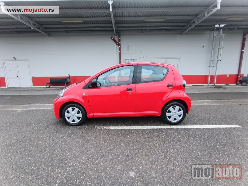 Glavna slika - Toyota Aygo Restayling 1.0  - MojAuto