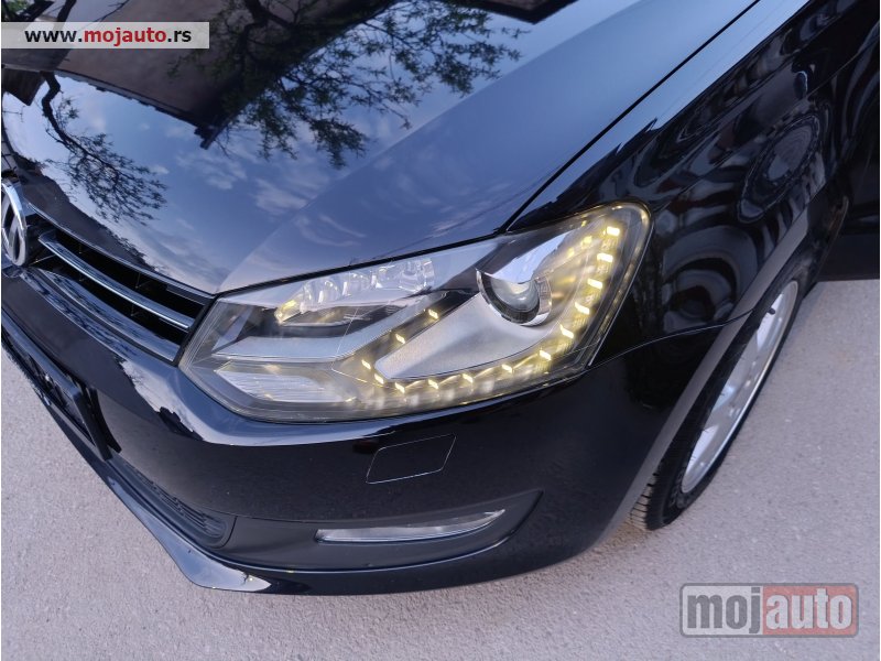 Glavna slika - VW Polo 1.2tsi 77kw weliki servis i m  - MojAuto