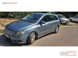 Glavna slika - Mercedes B 180 servisna knjiga  - MojAuto