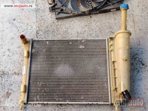 Glavna slika -  Fiat panda 3 hladnjak vode 1.2 benzinac Originalni delovi  Moguca ugradnja delova  Alfa Romeo 147-156-166-159-GT-MiTo-Giulietta Fiat bravo 2 - croma -grande punto -multipla 2 -punto 3 -stilo-idea Freemont Panda 3 500L 500 500x Lancia ypsilon-delta-musa-ly - MojAuto