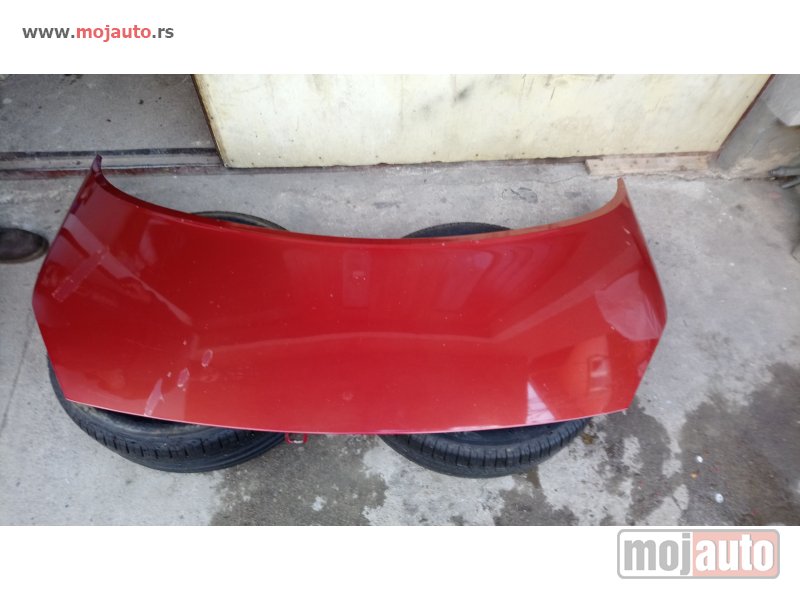 Glavna slika -  Crvena hauba za Renault Grand Scenic, Scenic od 2003. do 2009. god. - MojAuto