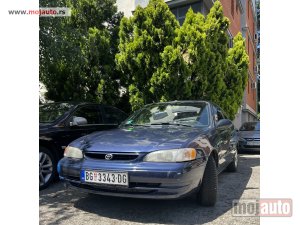 Glavna slika - Toyota Corolla 1.4  - MojAuto
