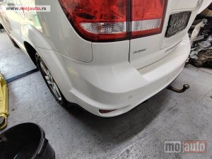 Glavna slika -  Fiat Freemont zadnji branik beli - MojAuto