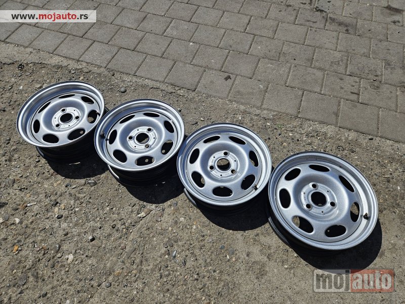 Glavna slika -  Celicne Felne 15Coli 3x112 Smart kao nove odlicne - MojAuto