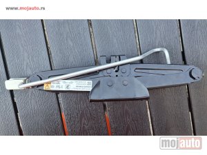 Glavna slika -  Original RENAULT - NISSAN dizalica - MojAuto