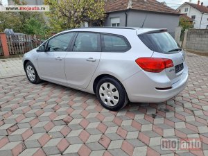 Glavna slika - Opel Astra J  - MojAuto