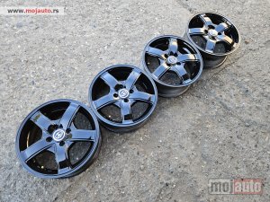 Glavna slika -  AluFelne 15Coli 4x100 Toyota Fiat Grande punto kao nove - MojAuto
