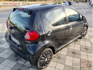 Glavna slika - Toyota Aygo 1.0B  Klima  - MojAuto