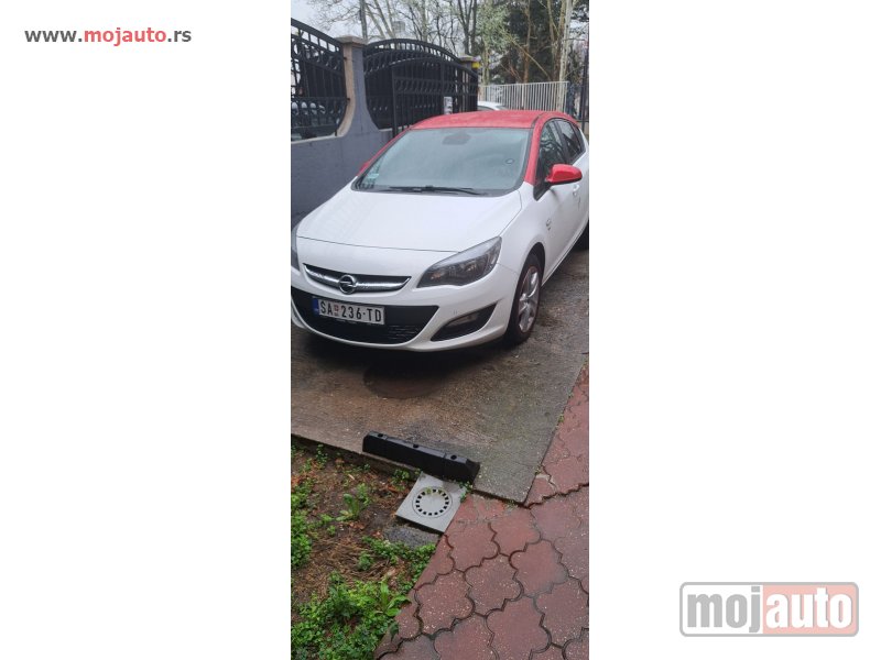 Glavna slika - Opel Astra J  - MojAuto