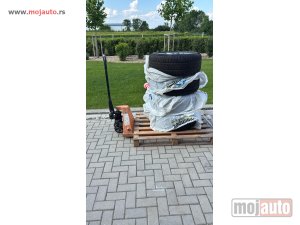  HITNO! Original BMW Pirelli Run Flat zimske gume + felne