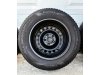 Slika 4 -  Pirelli gume (M+S) 195/65 R15 + original VW felne - MojAuto