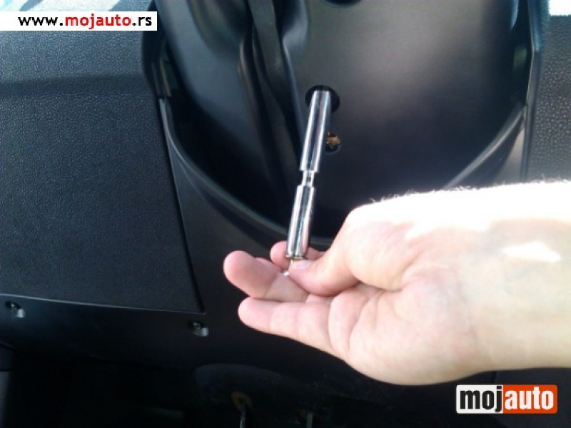 Klin Igla A T Lock I Delta Lock Brava Za Zakljucavanje Volana Zastita Vozila Od Kradje Mojauto